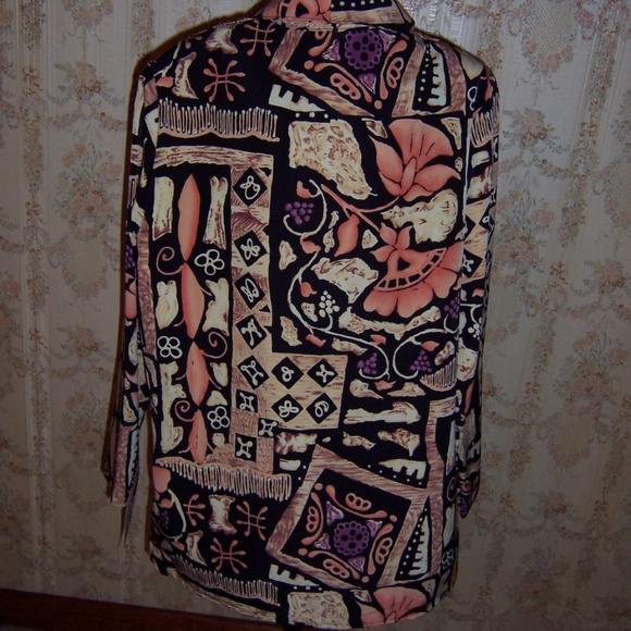 Ladies Blazer with colorful geometric design - Picture 2 of 2
